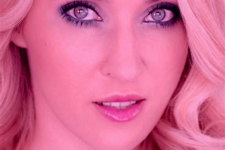 Jade, 30, a blonde green-eyed latina companion based in Pakan. Offering GFE, Deep French Kissing, Tantra, Party Girl. Available for incall and outcall, day a...
