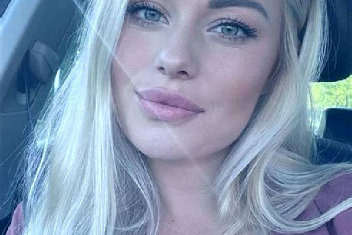 Jade, 30, a blonde hazel-eyed caribbean companion based in Minien East. Offering 69, Massage. Available for incall and outcall, day and evening dates.