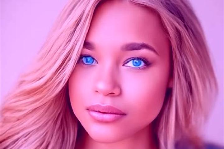 Jade, 30, a dark blonde blue-eyed latina companion based in Lannemezan. Offering BDSM, Erotic Massage, Duos, Striptease, OWO. Available for incall and outcal...