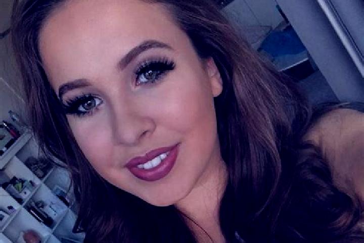 Jade, 30, a red dark-eyed slavic companion based in Gracho Cardoso. Offering Girlfriend Experience, A-Level, Duos, Travel Companion. Available for incall and...