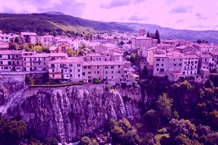 Jade, 30 — Escort in Castelletto, Italy