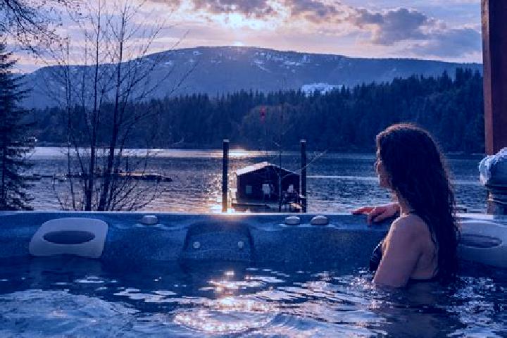 Jade, 30 — Escort in Honeymoon Bay, Canada