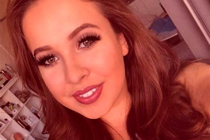 Jade, 31, a dark blonde brown-eyed caucasian companion based in Maisse. Offering A-Level, Couples, Party Girl, Girlfriend Experience. Available for incall an...
