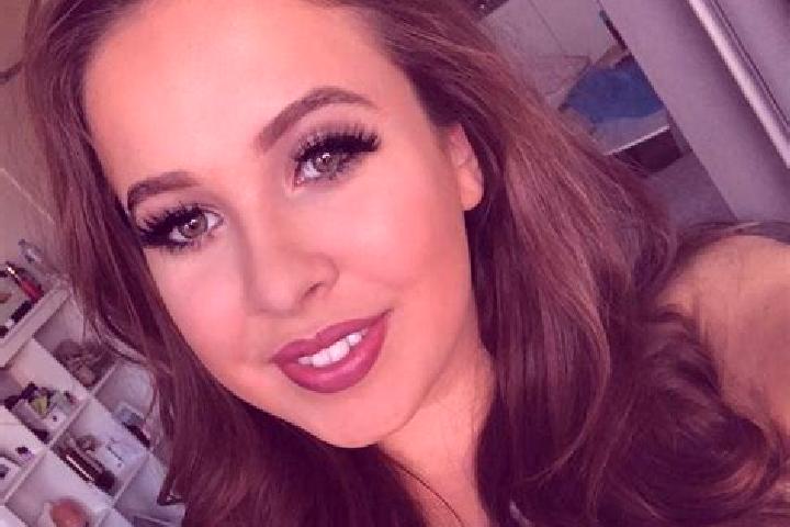 Jade, 31, a red brown-eyed middle eastern companion based in Lenteng. Offering Overnight, CIM, Deep French Kissing, Girlfriend Experience. Available for inca...