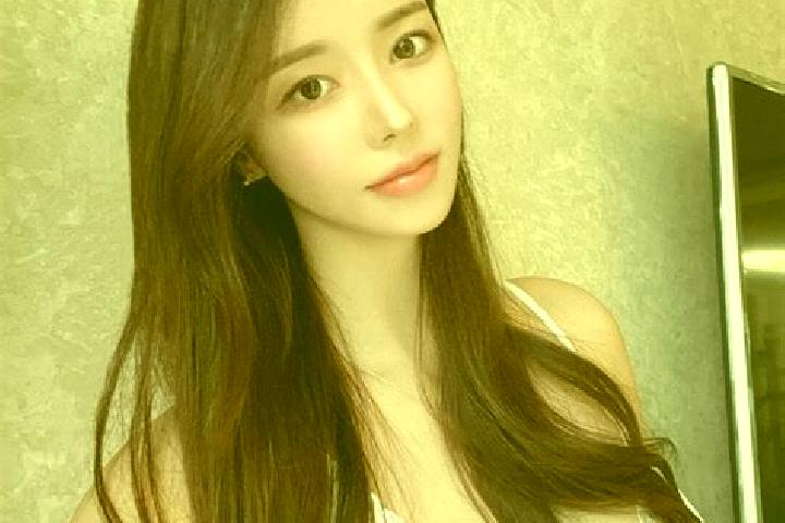 Jade, 31 — Escort in Duohu, China