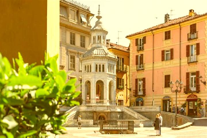 Jade, 31 — Escort in Mirabello Monferrato, Italy