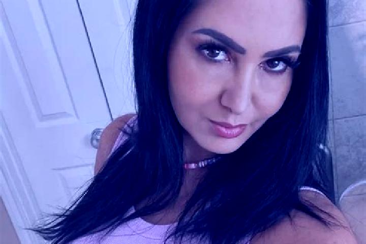 Jade, 32, a auburn blue-eyed caucasian companion based in Budanje. Offering Tantra, Dinner Date, Deep French Kissing. Available for incall and outcall, overn...