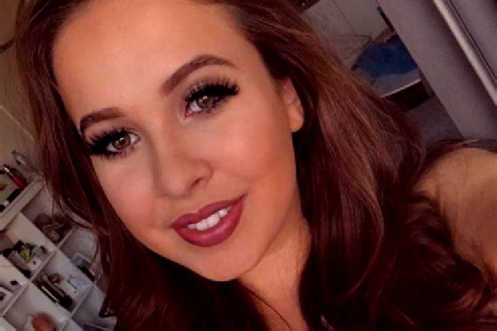 Jade, 32, a blonde brown-eyed middle eastern companion based in Stellenbosch. Offering Striptease, Deep French Kissing, Party Girl, 69, Girlfriend Experience...