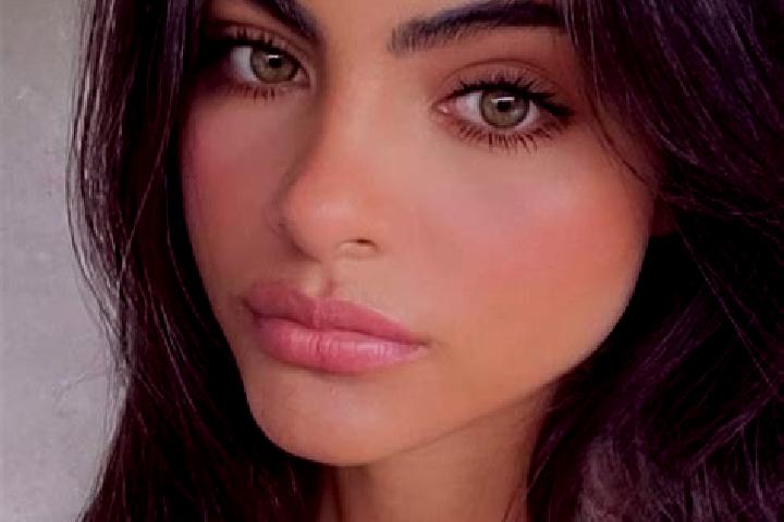 Jade, 32, a brunette dark-eyed middle eastern companion based in Shenandoah Junction. Offering OWO, A-Level, Massage, Dinner Date. Available for incall and o...