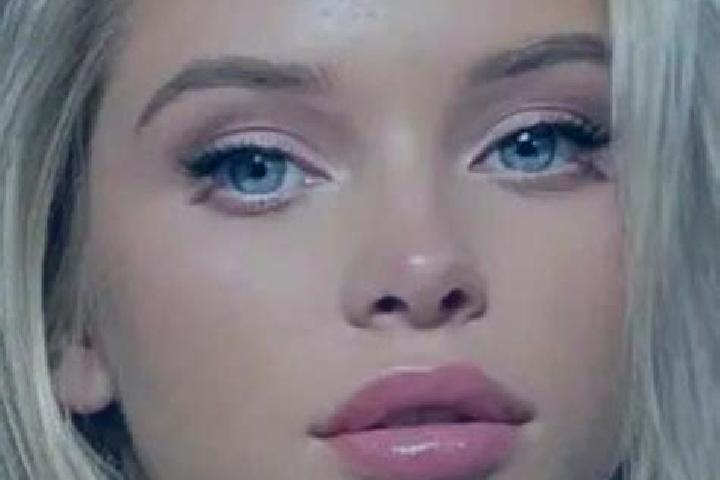 Jade, 32, a dark blonde blue-eyed mediterranean companion based in Valdeprados. Offering Couples, Duos, Party Girl, Travel Companion, OWO. Available for inca...