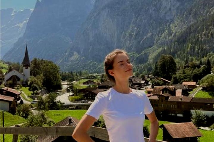 Jade, 32 — Escort in Cuarnens, Switzerland