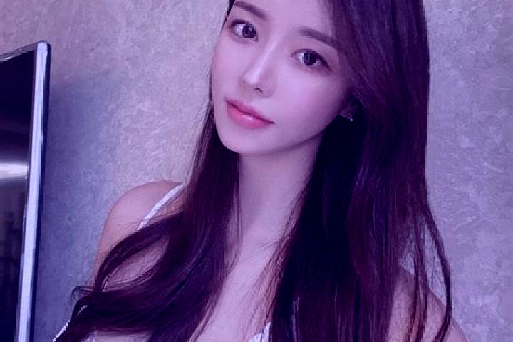 Jade, 32 — Escort in Linshe, China