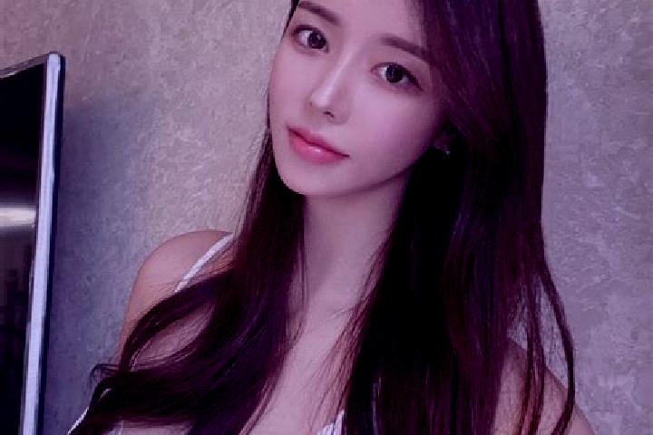 Jade, 32 — Escort in Zuoxi, China