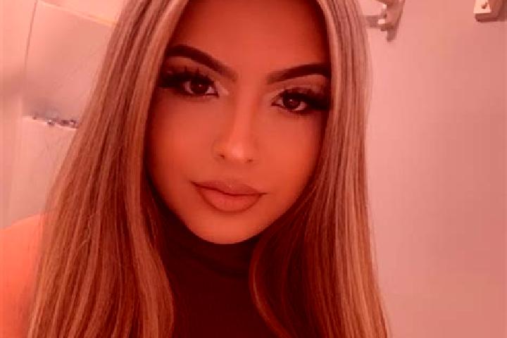 Jade, 34, a blonde brown-eyed latina companion based in Pozuelo de Alarcon. Offering A-Level, Fetish, Duos. Available for incall and outcall, overnight booki...