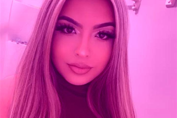 Jade, 34, a blonde grey-eyed latina companion based in Rajsko. Offering Deep French Kissing, Striptease, Girlfriend Experience, Erotic Massage, GFE. Availabl...