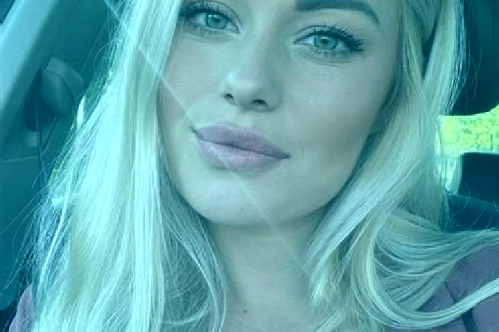 Jade, 34, a blonde hazel-eyed caribbean companion based in Bistretu Nou. Offering BDSM, Duos, Erotic Massage, Couples. Available for incall and outcall, day ...