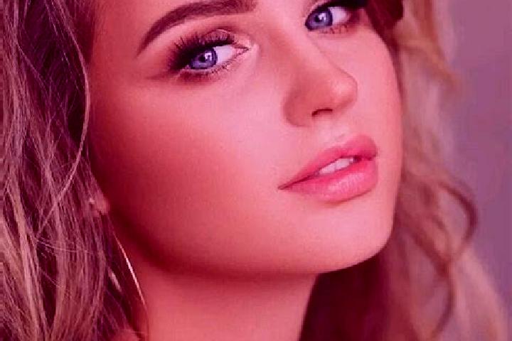 Jade, 34, a dark blonde blue-eyed ebony companion based in Calimera. Offering Fetish, OWO, Girlfriend Experience, Dinner Date. Available for incall and outca...