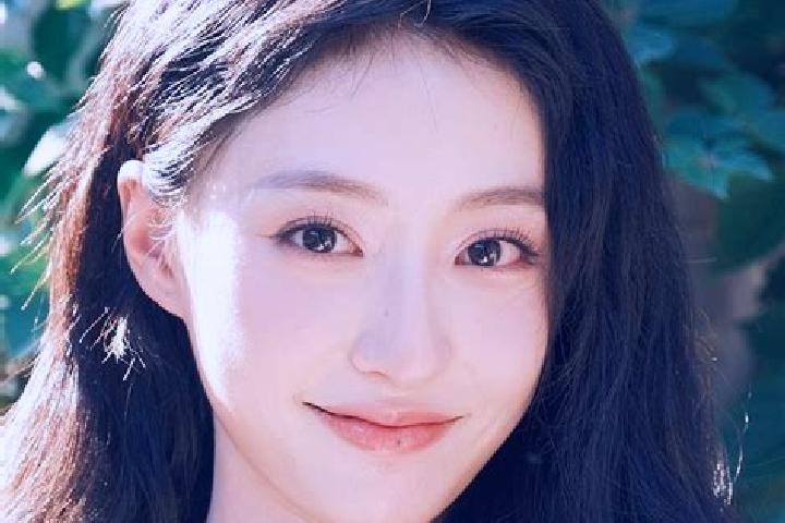 Jade, 34 — Escort in Zhenxi, China