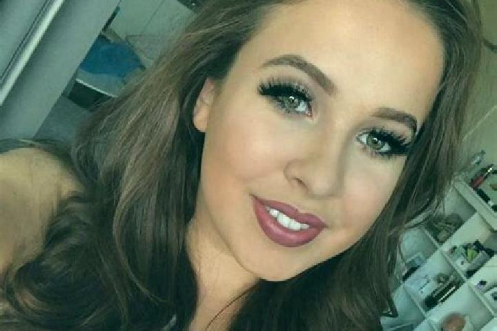 Jade, 35, a dark blonde dark-eyed mixed companion based in Thum. Offering Massage, Travel Companion, A-Level. Available for incall and outcall, overnight boo...