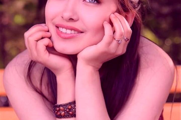 Jade, 35, a red blue-eyed asian companion based in Santo Nombre. Offering BDSM, Couples, Tantra. Available for incall and outcall, day and evening dates.