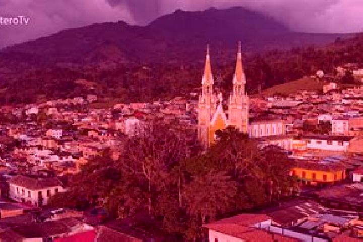 Jade, 35 — Escort in Oicata, Colombia