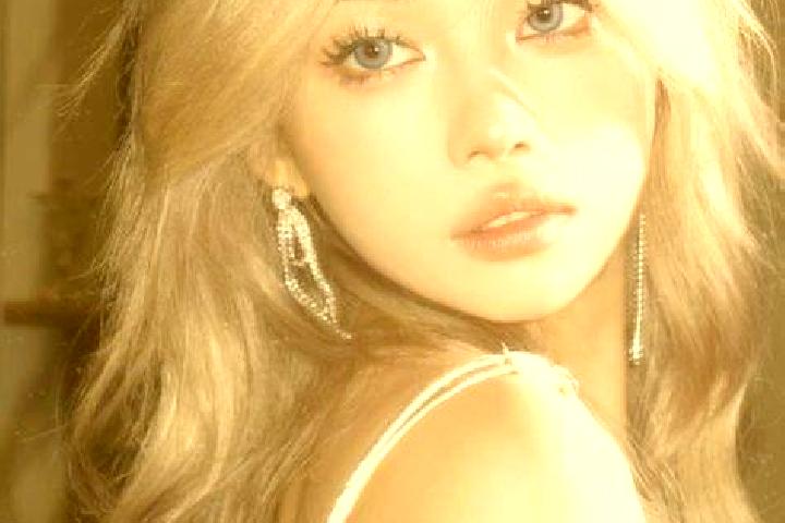 Jade, 36, a blonde blue-eyed asian companion based in Lewisham. Offering Party Girl, Striptease, Erotic Massage. Available for incall and outcall, day and ev...