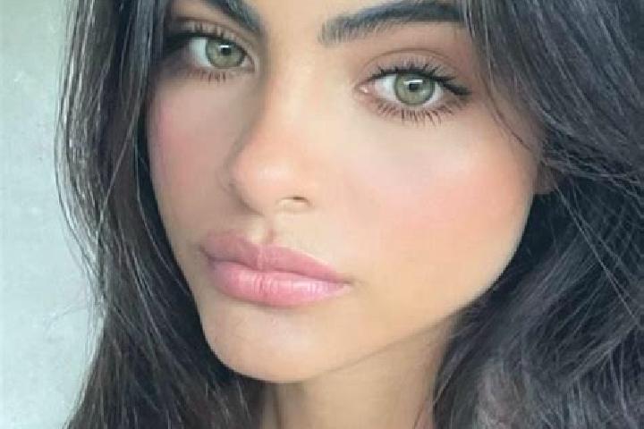Jade, 36, a brunette brown-eyed european companion based in Badacsonytomaj. Offering Couples, A-Level, Massage, Dinner Date, Girlfriend Experience. Available...