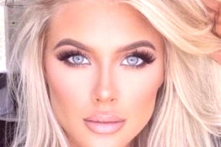 Jade, 36, a platinum blonde grey-eyed latina companion based in Cantabria. Offering Couples, 69, Striptease, Erotic Massage. Available for incall and outcall...