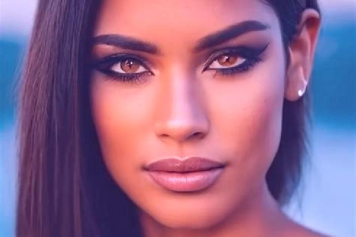 Jade, 37, a blonde amber-eyed latina companion based in Chrastava. Offering Fetish, Dinner Date, OWO, 69, Girlfriend Experience. Available for incall and out...