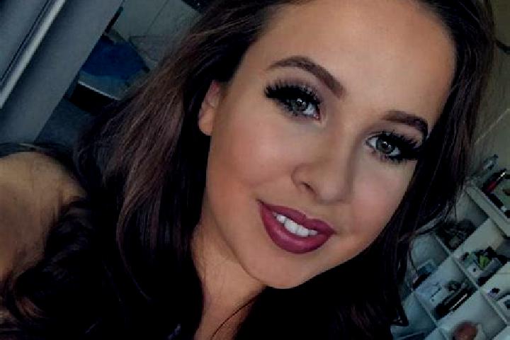 Jade, 37, a brunette amber-eyed mixed companion based in Coria. Offering GFE, Travel Companion. Available for incall and outcall, day and evening dates.