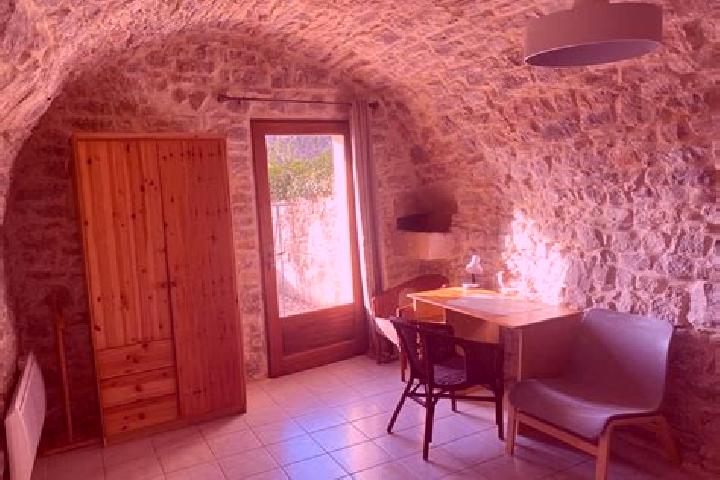 Jade, 37 — Escort in Sainte-Croix-de-Quintillargues, France