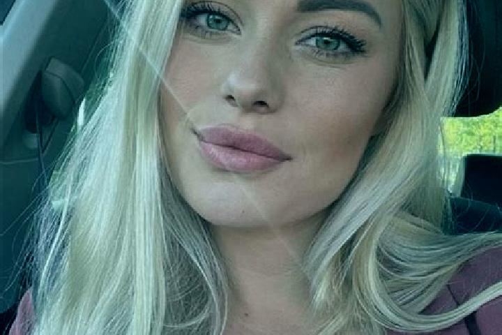 Jade, 38, a blonde hazel-eyed slavic companion based in Garding. Offering Tantra, Travel Companion, GFE, CIM. Available for incall and outcall, day and eveni...
