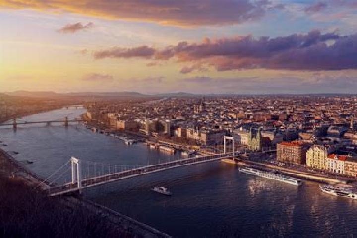 Jade, 38 — Escort in Pest, Hungary