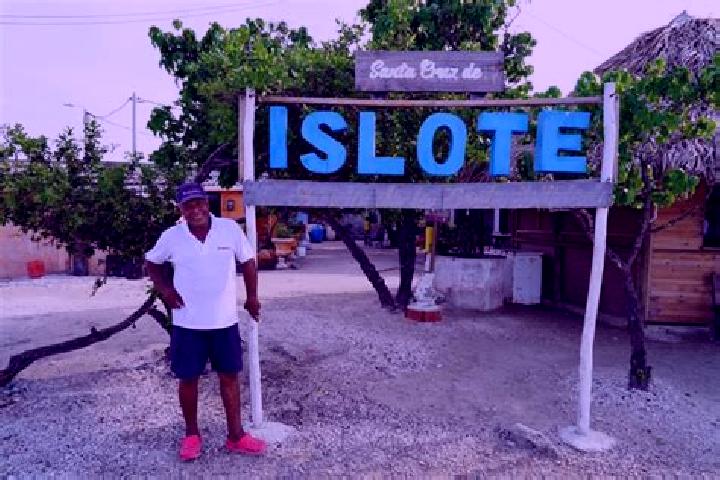 Jade, 38 — Escort in Santa Cruz del Islote, Colombia