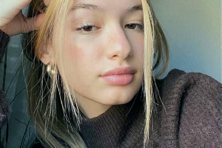 Jade, 39, a blonde brown-eyed mixed companion based in Bowling. Offering CIM, Tantra, Girlfriend Experience. Available for incall and outcall, day and evenin...