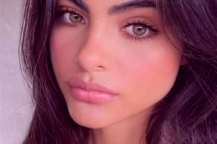 Kinsley, 20, a black hazel-eyed middle eastern companion based in Pretoria. Offering GFE, Couples, 69, OWO. Available for incall and outcall, day and evening...
