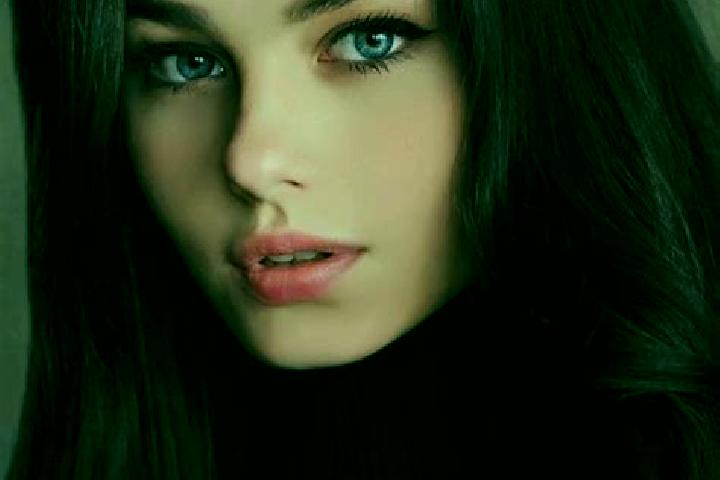 Kinsley, 20, a brunette grey-eyed slavic companion based in Canoa. Offering BDSM, Tantra, Deep French Kissing, Domination. Available for incall and outcall, ...