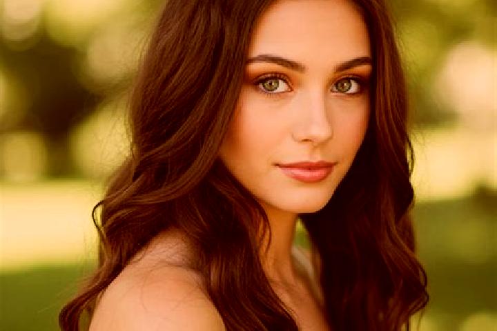 Kinsley, 20, a brunette hazel-eyed caribbean companion based in Llanfechell. Offering GFE, CIM. Available for incall and outcall, day and evening dates.