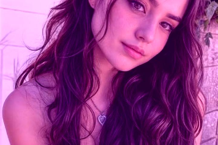Kinsley, 20, a brunette hazel-eyed mixed companion based in Snow Hill. Offering Prostate Massage, Striptease, Duos. Available for incall and outcall, overnig...
