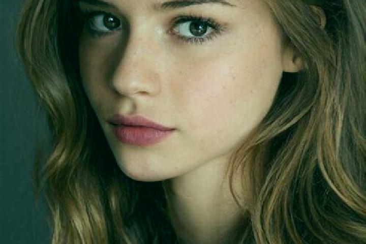Kinsley, 20, a chestnut blue-eyed latina companion based in Sankadiokro. Offering Erotic Massage, Girlfriend Experience, Deep French Kissing, Party Girl, Pro...