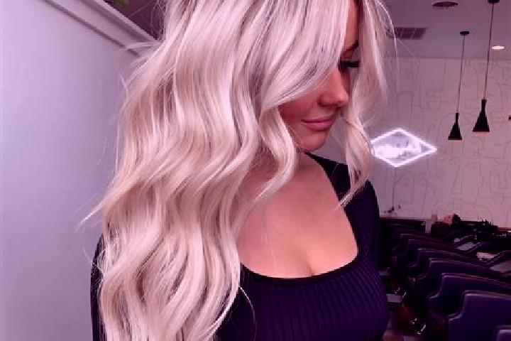 Kinsley, 20, a platinum blonde amber-eyed latina companion based in Sampov Lun. Offering Fetish, Roleplay, BDSM. Available for incall and outcall, day and ev...