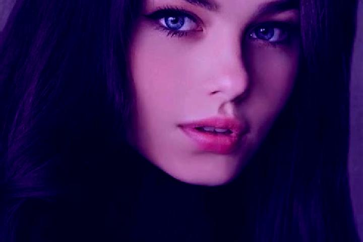 Kinsley, 20, a red grey-eyed slavic companion based in Andenne. Offering Erotic Massage, Domination, BDSM, Roleplay, Couples. Available for incall and outcal...