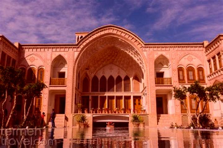 Kinsley, 20 — Escort in Ahvaz, Iran