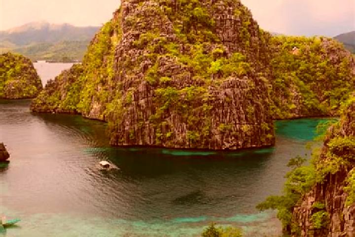 Kinsley, 20 — Escort in Babug, Philippines