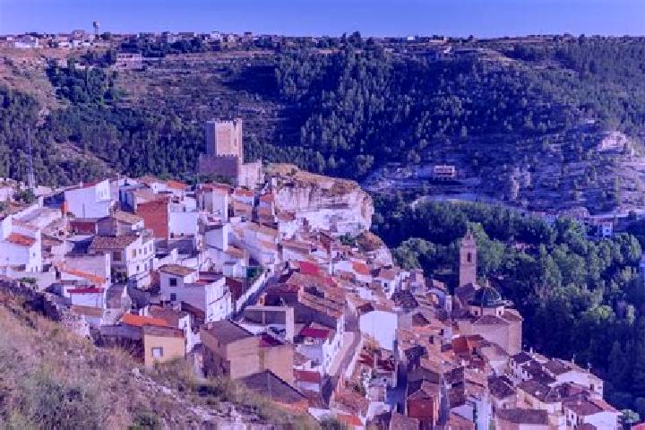 Kinsley, 20 — Escort in Canaveras, Spain