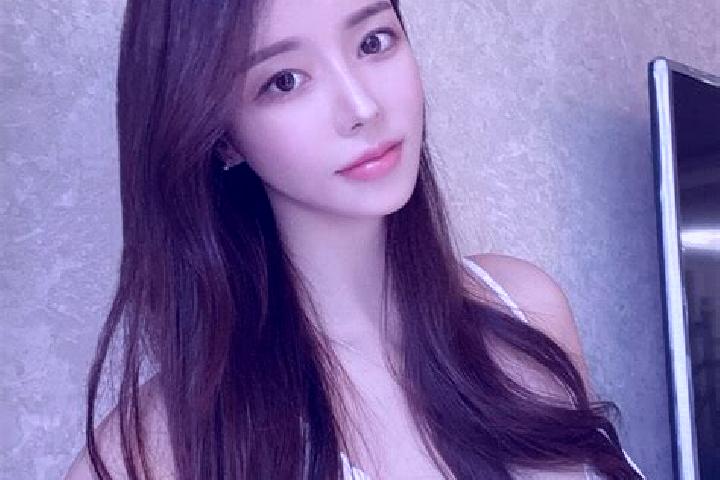 Kinsley, 20 — Escort in Daochang, China