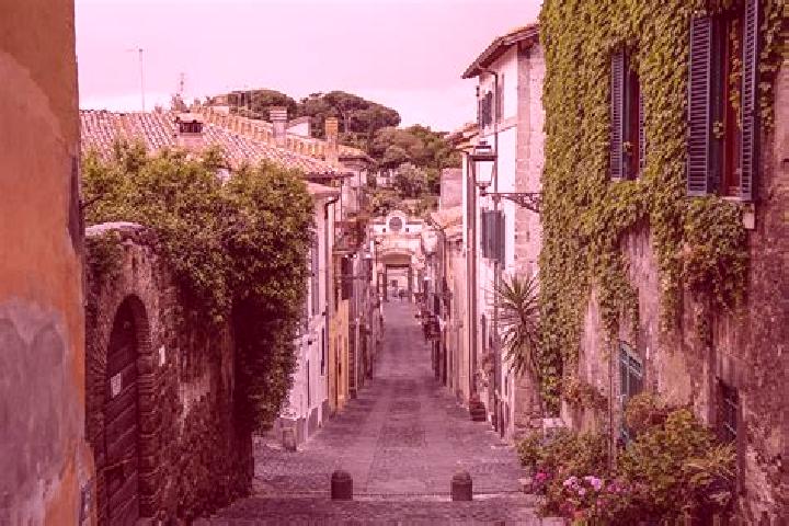 Kinsley, 20 — Escort in Maranola-Trivio, Italy