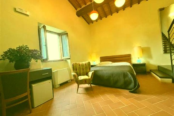 Kinsley, 20 — Escort in Palazzo del Pero, Italy