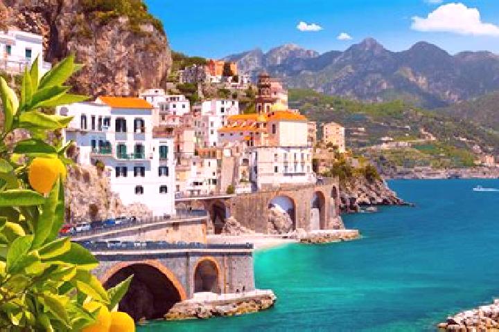 Kinsley, 20 — Escort in Pimonte, Italy