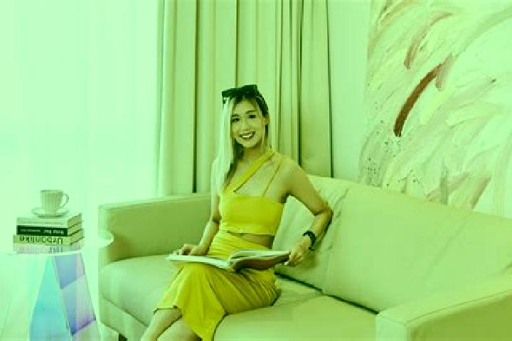 Kinsley, 20 — Escort in Qijia, China